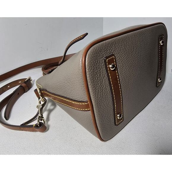 Dooney & Bourke Domed Satchel /Crossbody Taupe/Tan Pebble Leather & Tan Wallet - Picture 9 of 16